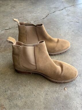 Steve Madden Suede Chelsea Boots in Tan